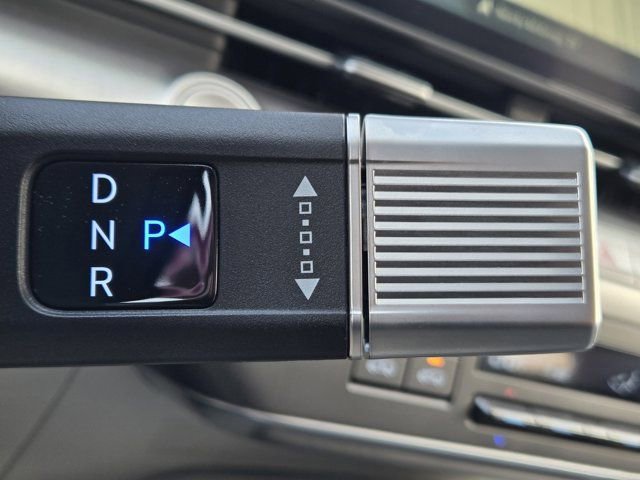 Certified 2025 Hyundai Kona Limited image 20