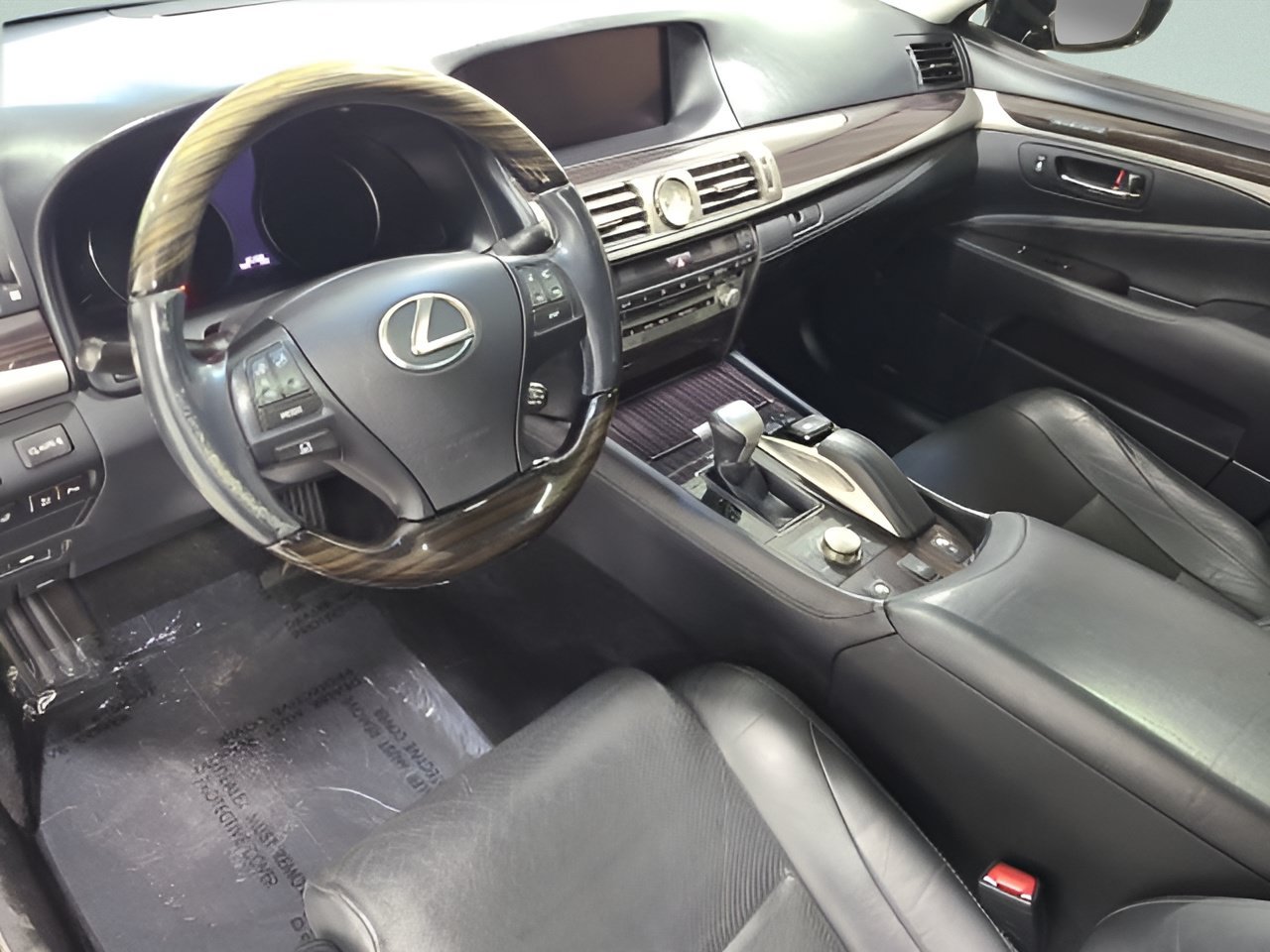 Used 2016 Lexus LS 460 AWD w/ Comfort Package image 23