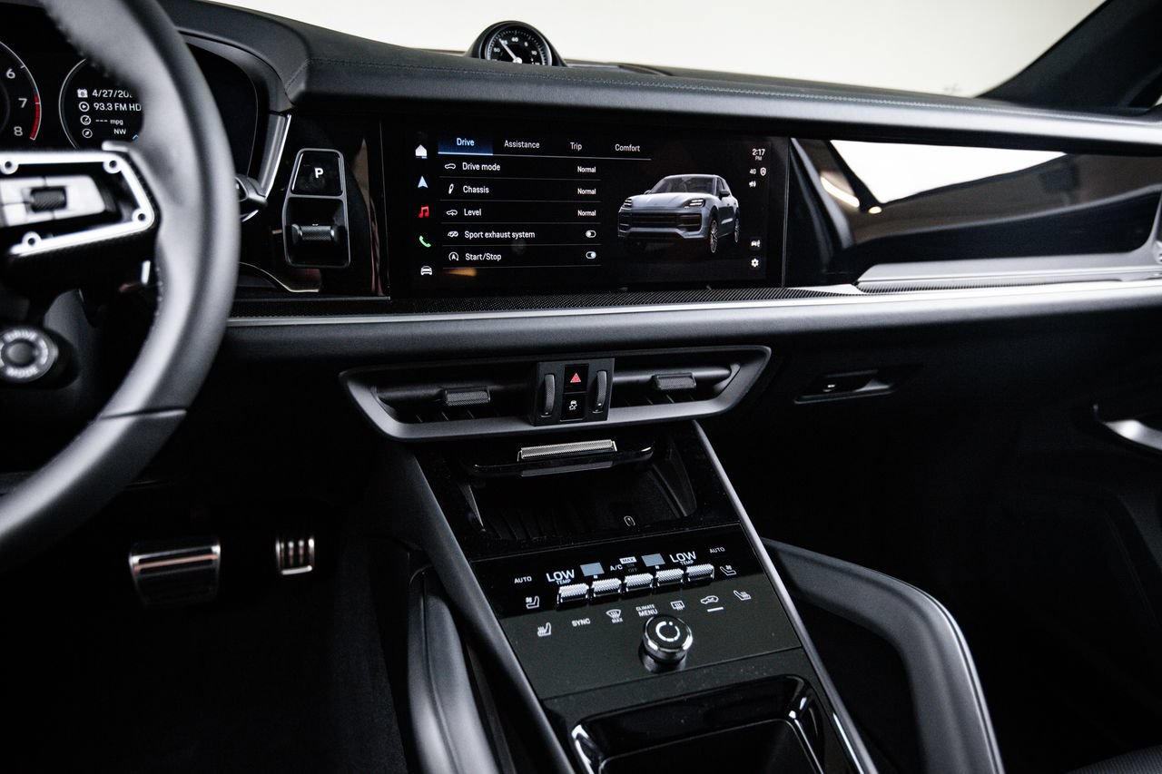 New 2026 Porsche Cayenne GTS AWD/4WD image 19