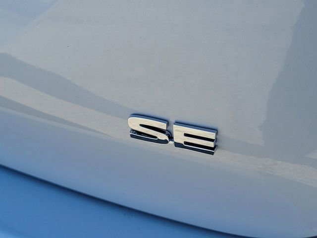 New 2026 Mitsubishi Outlander SE image 9