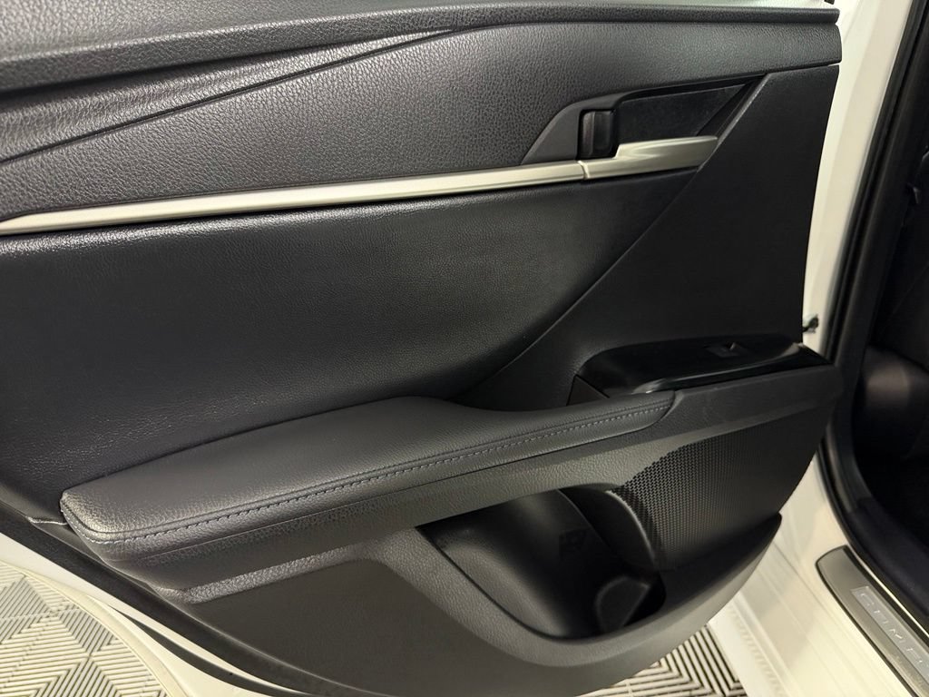 Used 2025 Toyota Camry XSE AWD/4WD image 26