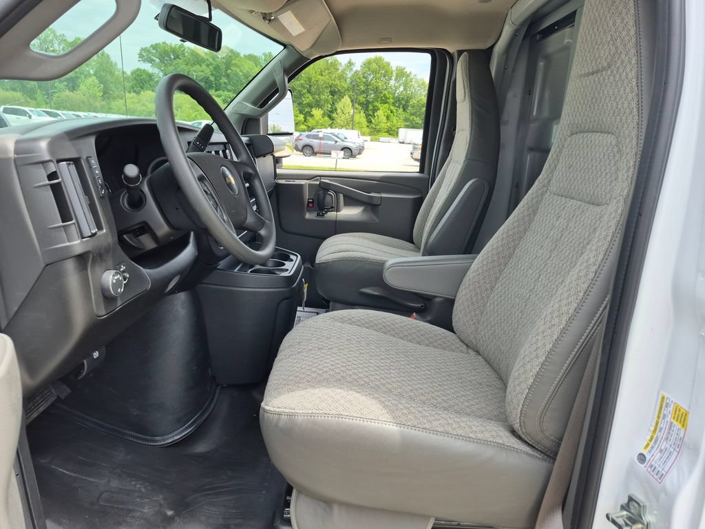New 2026 Chevrolet Express 3500 w/ Power Convenience Package RWD image 9