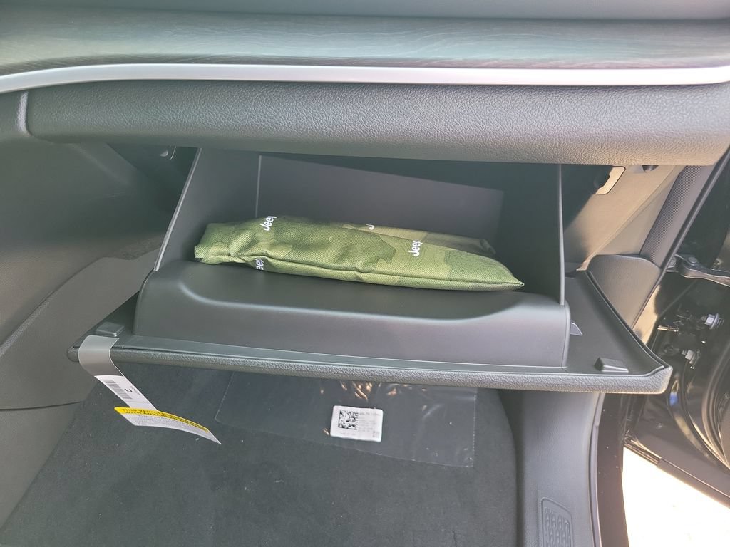 New 2026 Jeep Grand Cherokee Altitude RWD image 38
