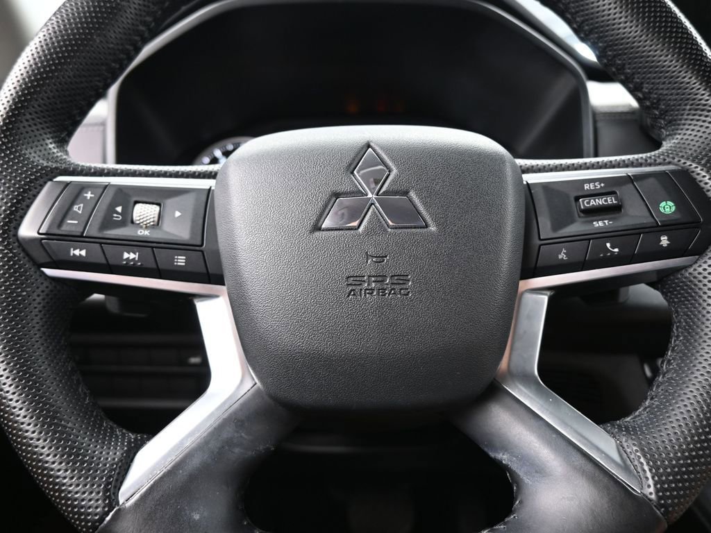Used 2023 Mitsubishi Outlander SE image 33