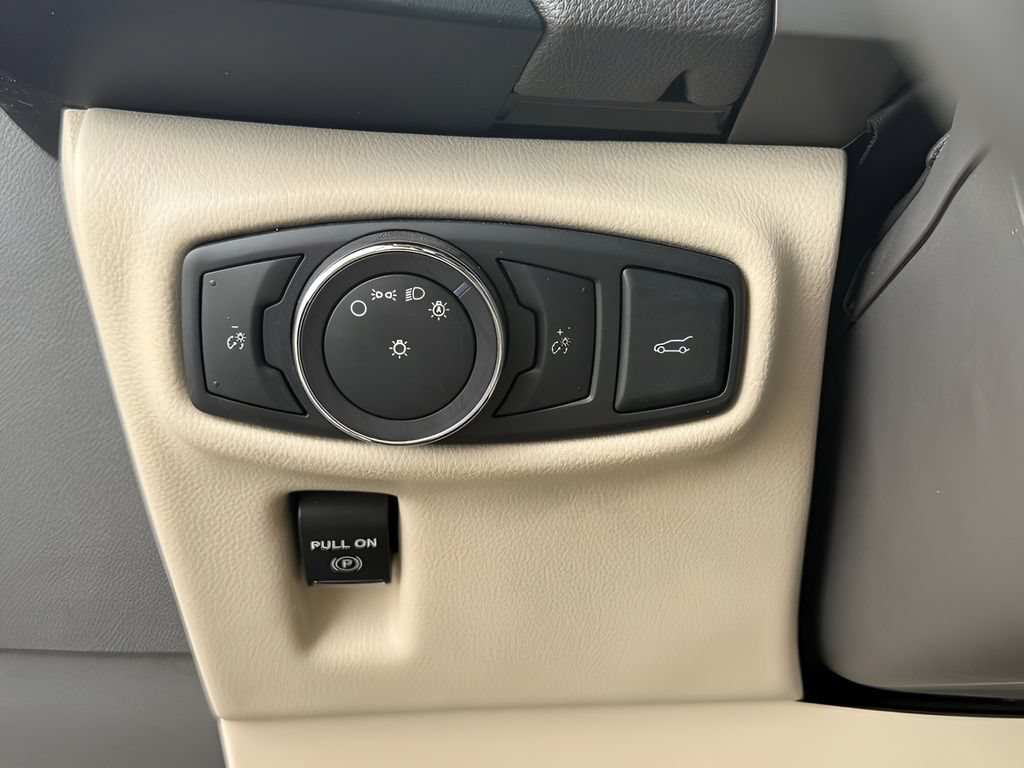 Used 2018 Lincoln MKX Reserve w/ Driver Assistance Package AWD/4WD image 19