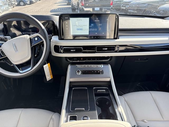 New 2026 Lincoln Aviator 2WD w/ Jet Appearance Package image 17