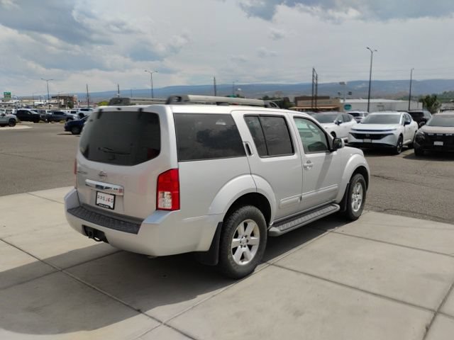 Used 2012 Nissan Pathfinder SV AWD/4WD image 5