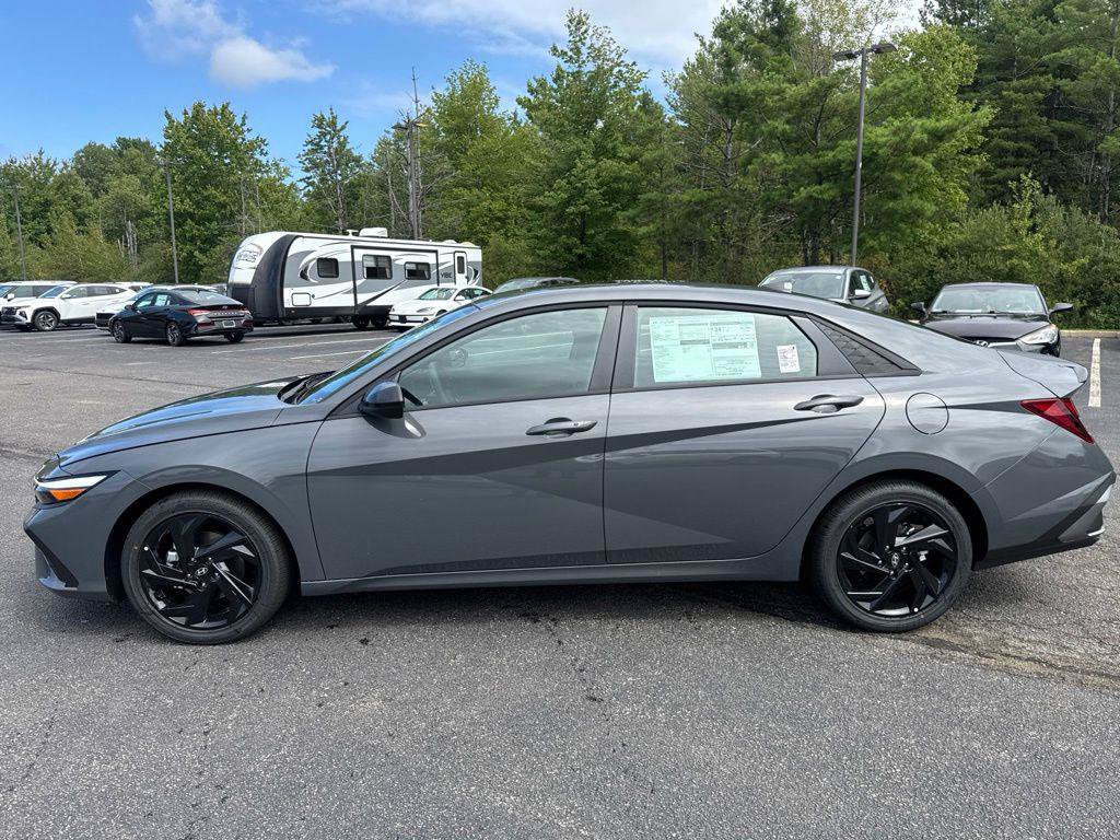 New 2026 Hyundai Elantra SEL Sport FWD image 3