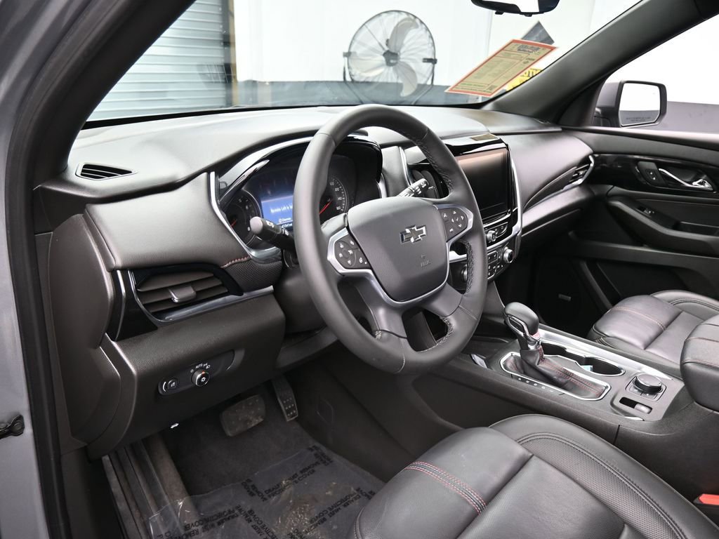 Used 2023 Chevrolet Traverse RS image 10