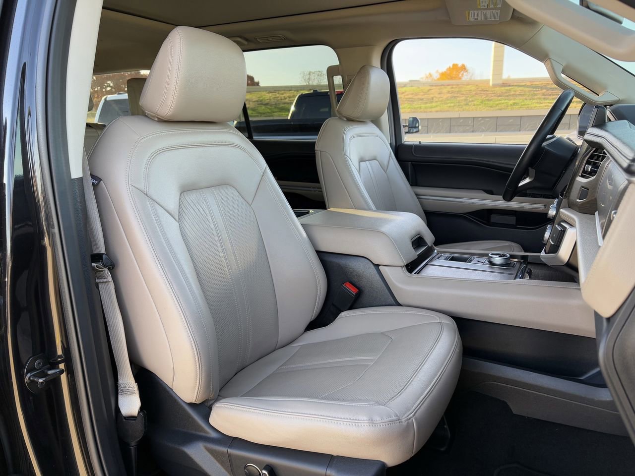 Used 2024 Ford Expedition Max Limited image 32