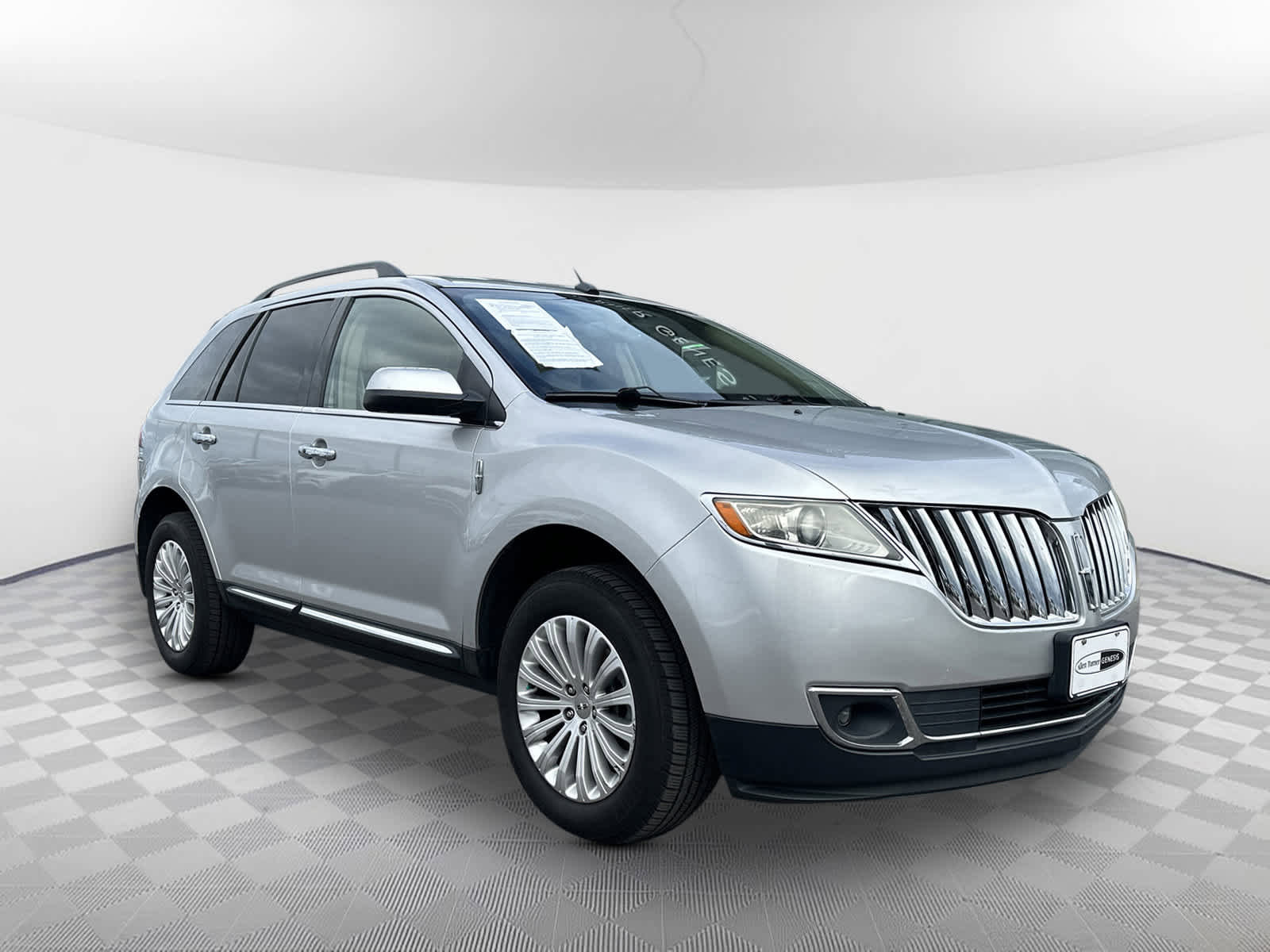 Used 2012 Lincoln MKX FWD w/ Class II Trailer Tow Pkg image 1