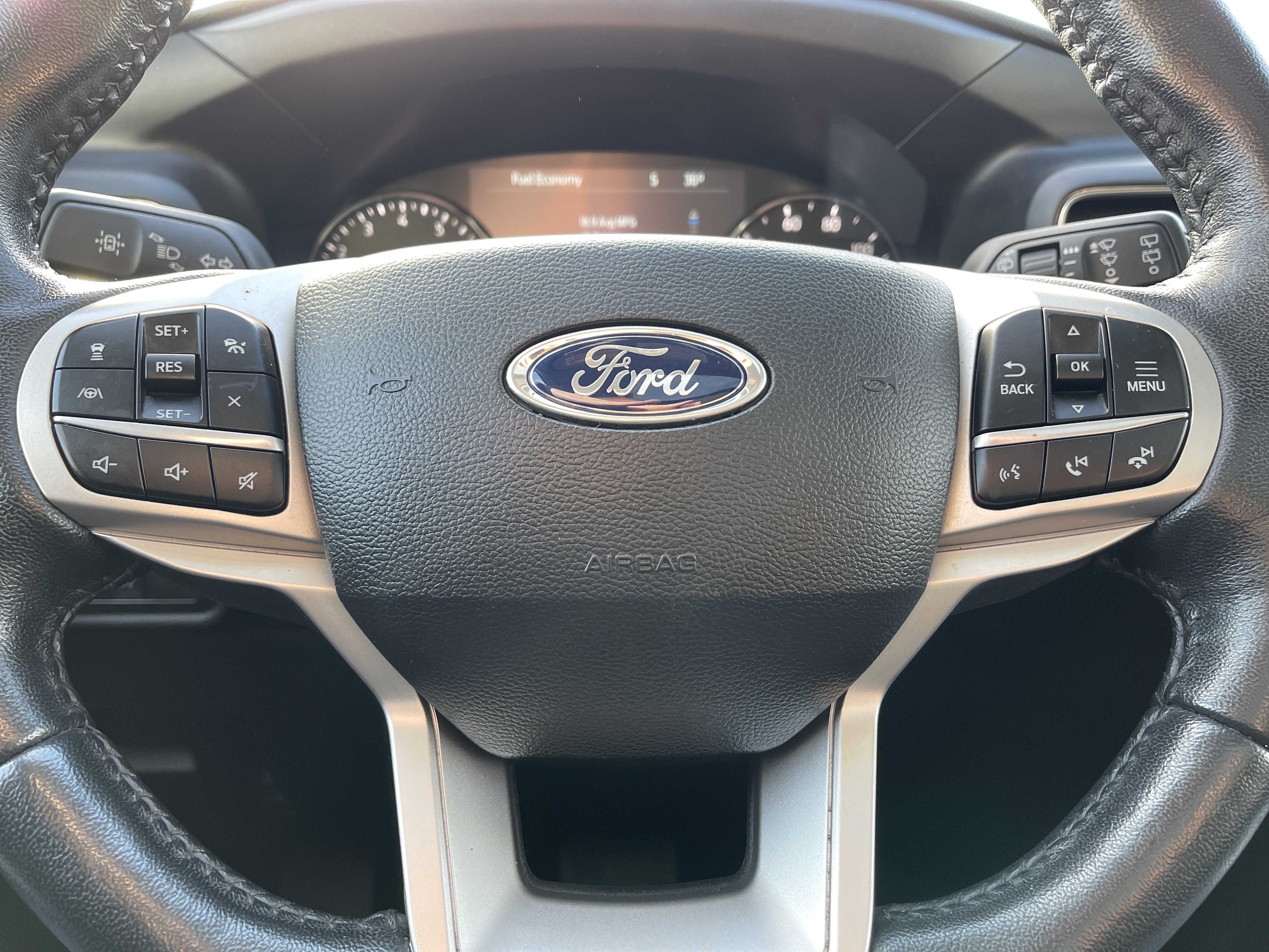 Certified 2022 Ford Explorer XLT image 17