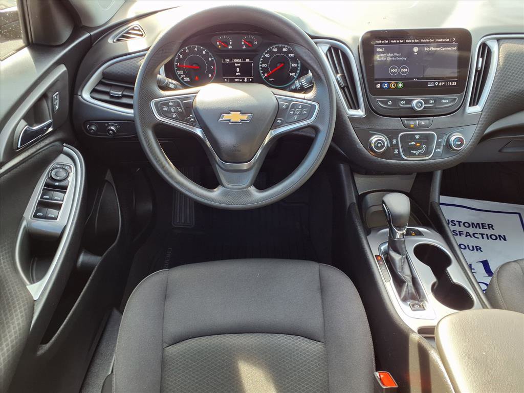 Used 2025 Chevrolet Malibu LS image 3