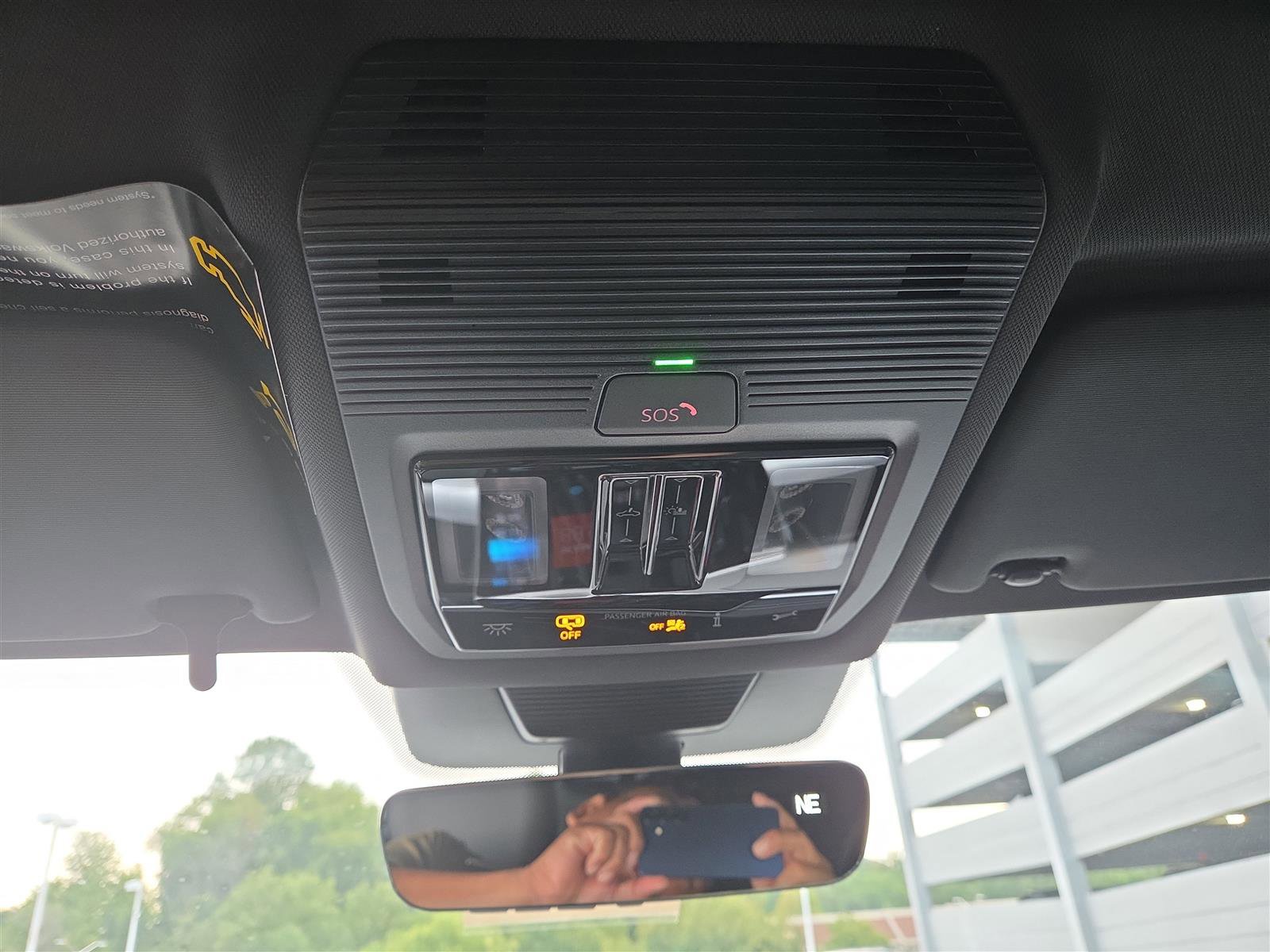 New 2025 Volkswagen Tiguan SE R-Line image 24