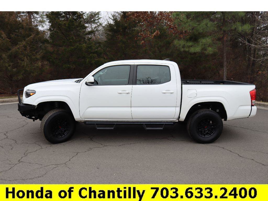 Used 2017 Toyota Tacoma SR image 4