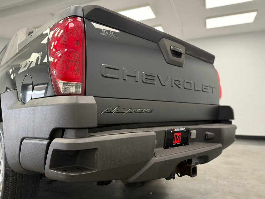 Used 2003 Chevrolet Avalanche 4x4 w/ Suspension Package, Off-Road image 20