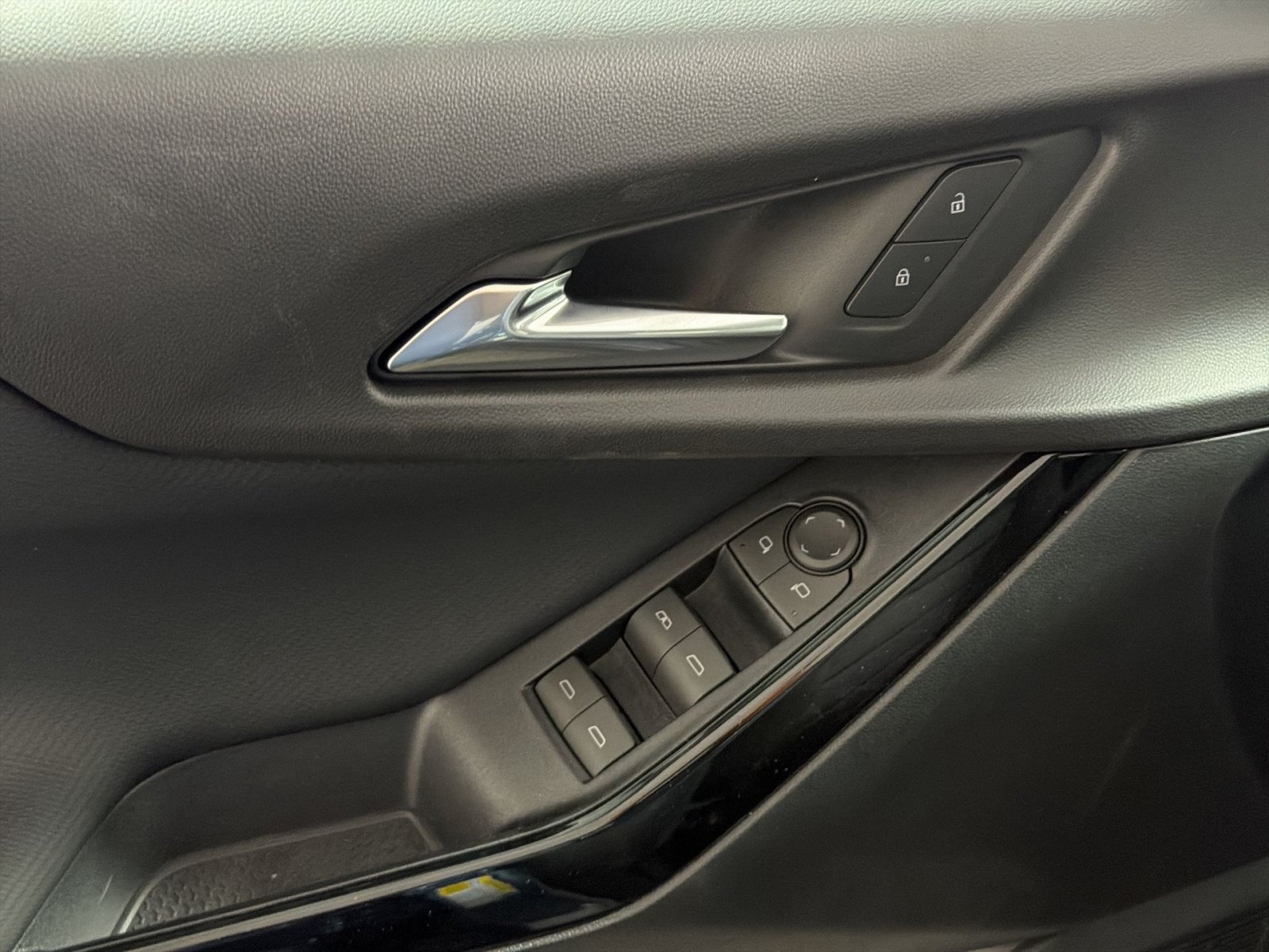 New 2027 Chevrolet Equinox LT FWD image 15