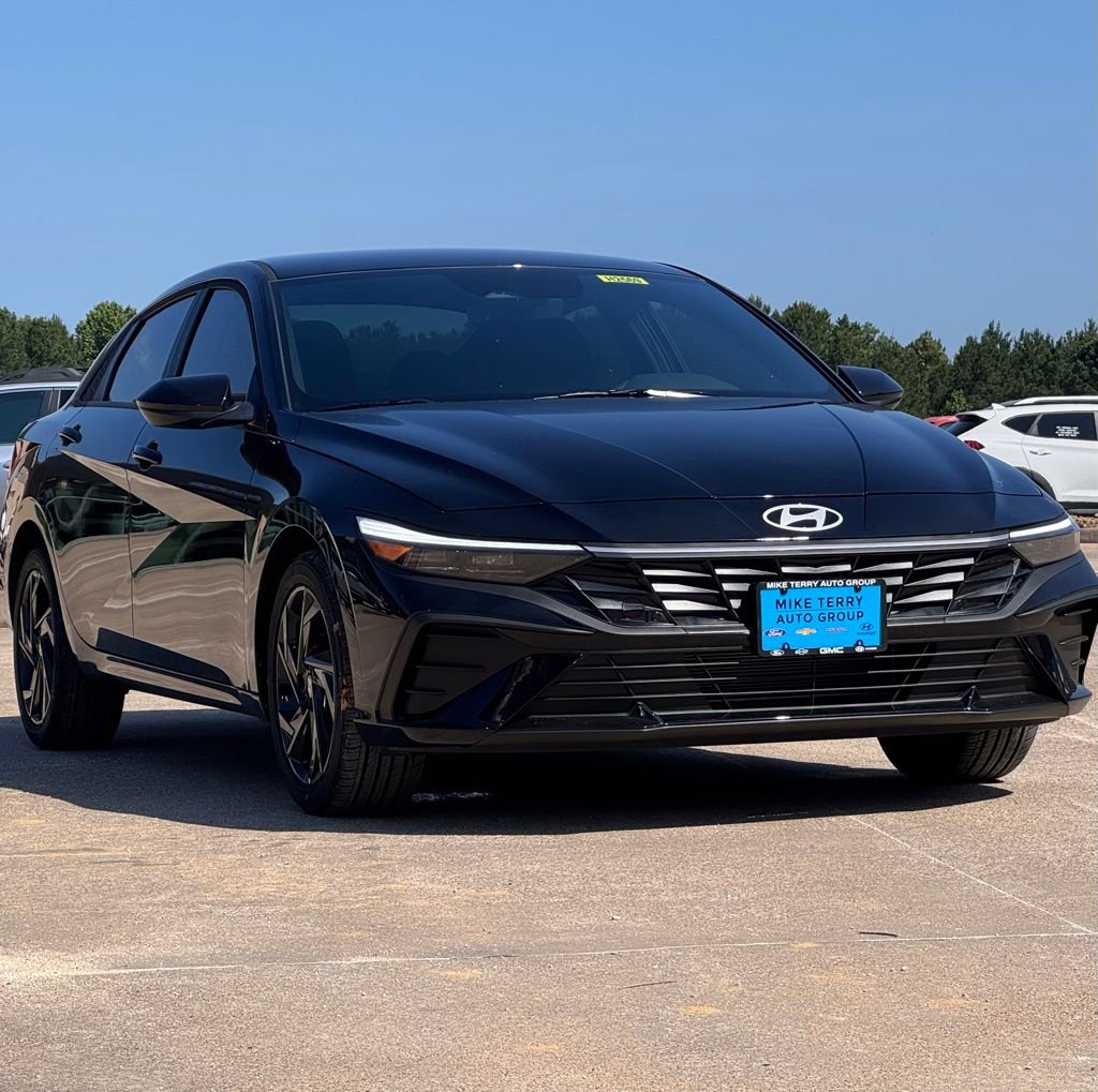 New 2026 Hyundai Elantra Sport FWD image 7