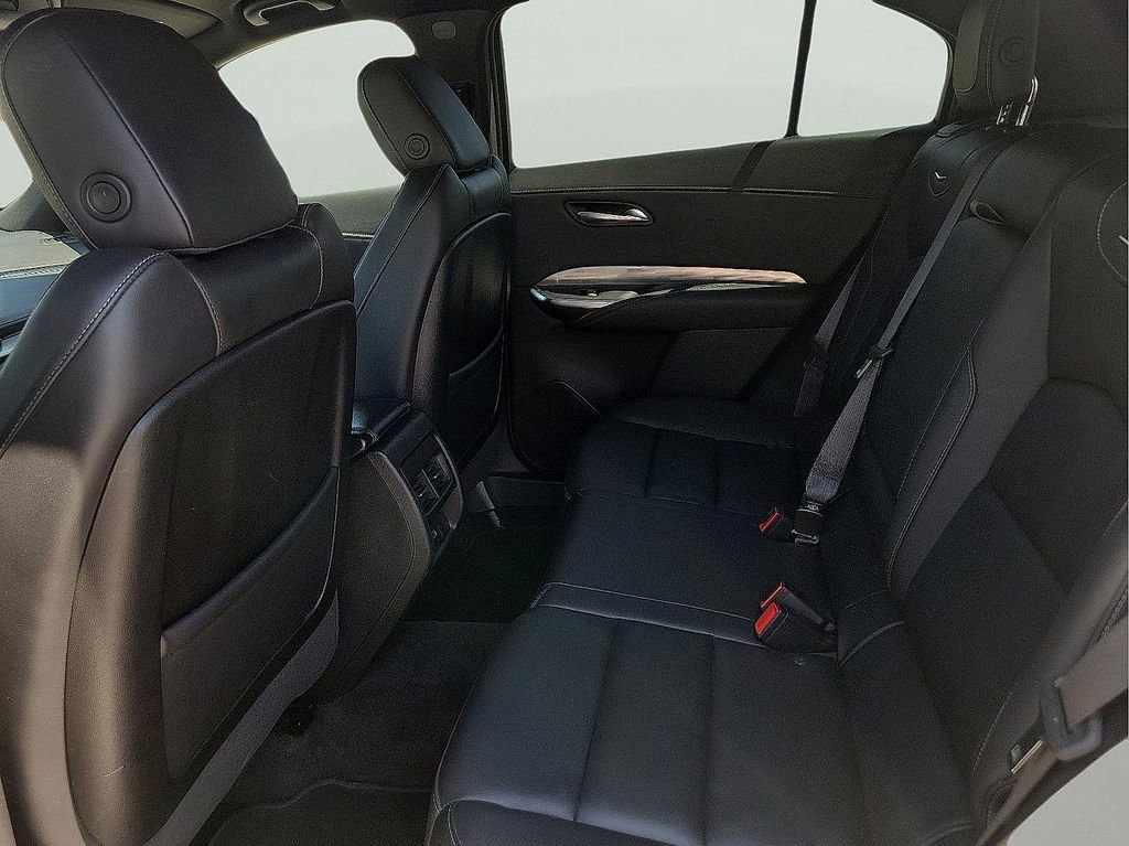 Used 2024 Cadillac XT4 Premium Luxury image 12