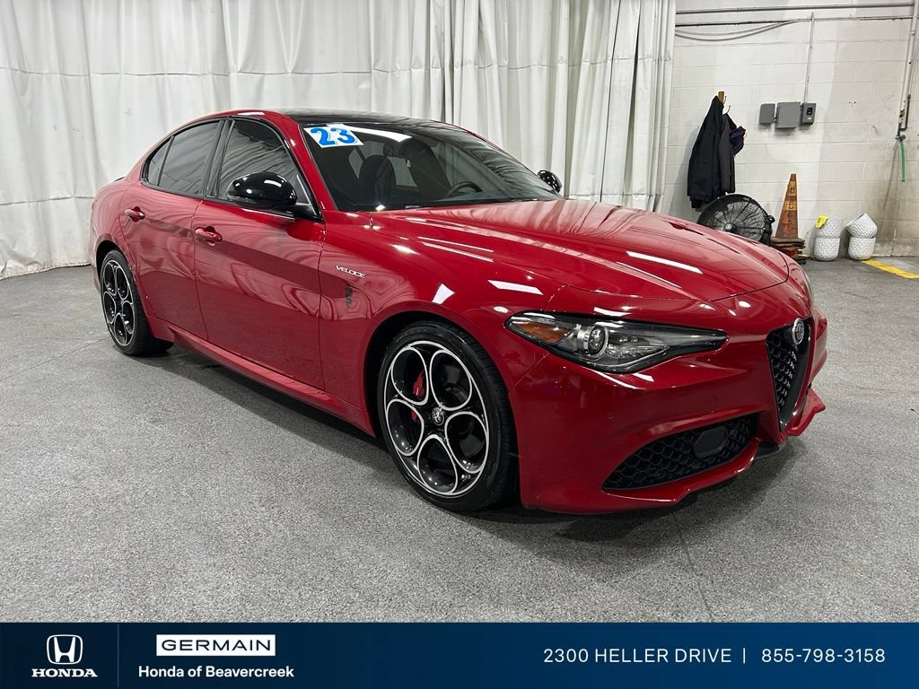 Used 2023 Alfa Romeo Giulia Veloce RWD image 2