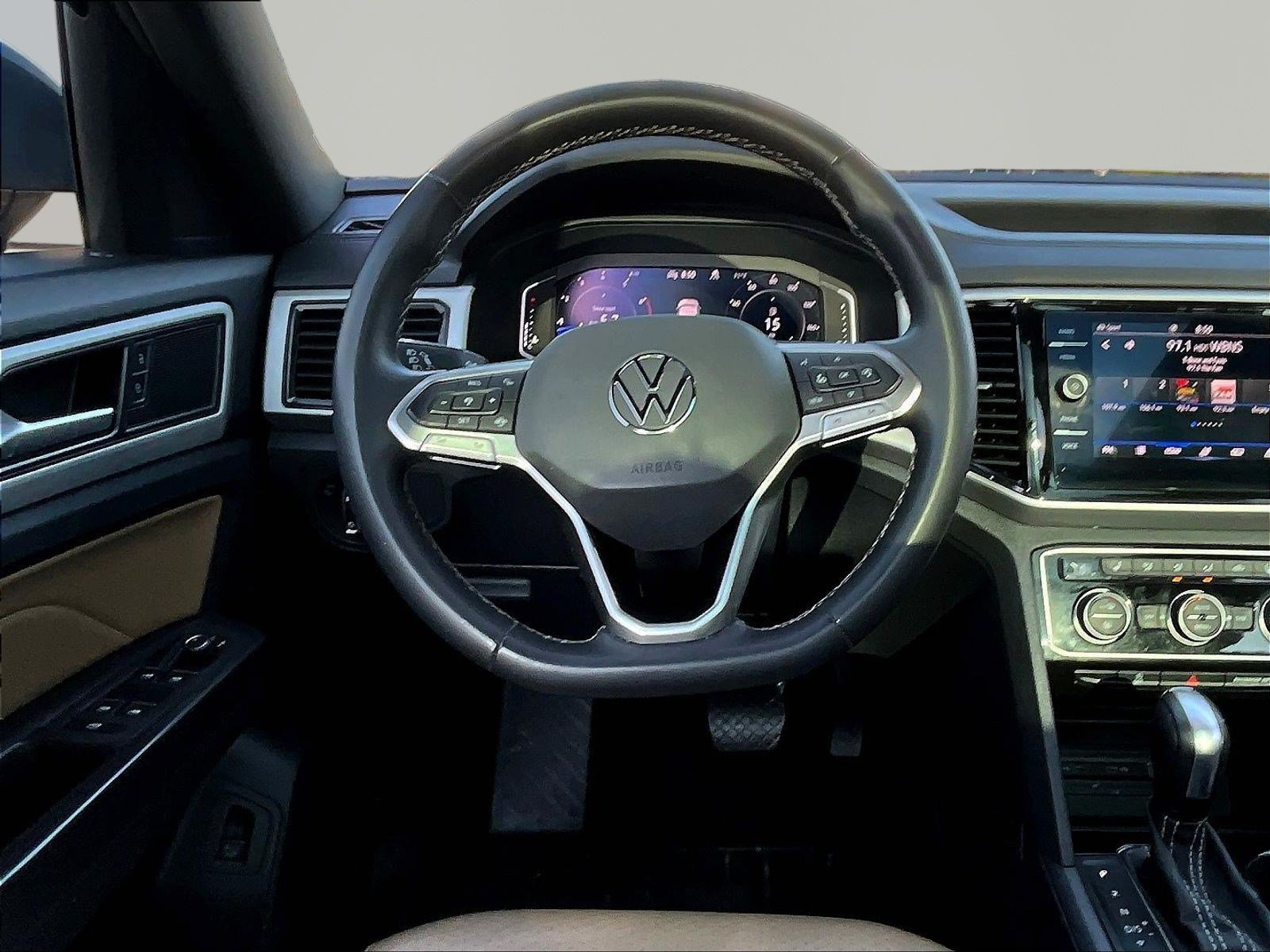 Used 2022 Volkswagen Atlas Cross Sport SE w/ Panoramic Sunroof Package AWD/4WD image 8