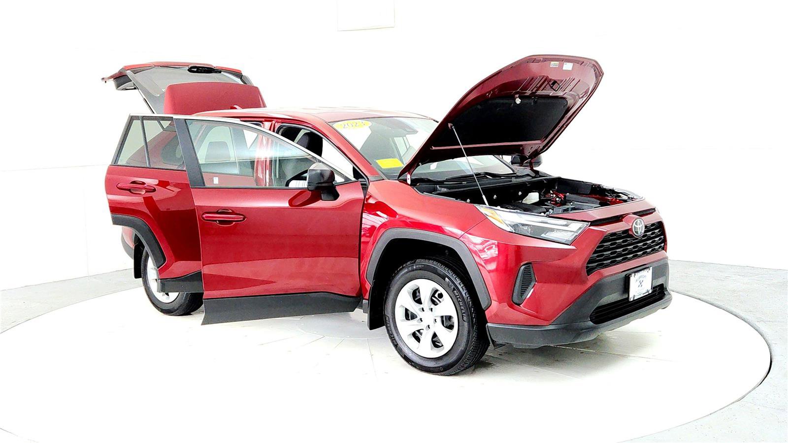 Certified 2023 Toyota RAV4 LE AWD/4WD image 12