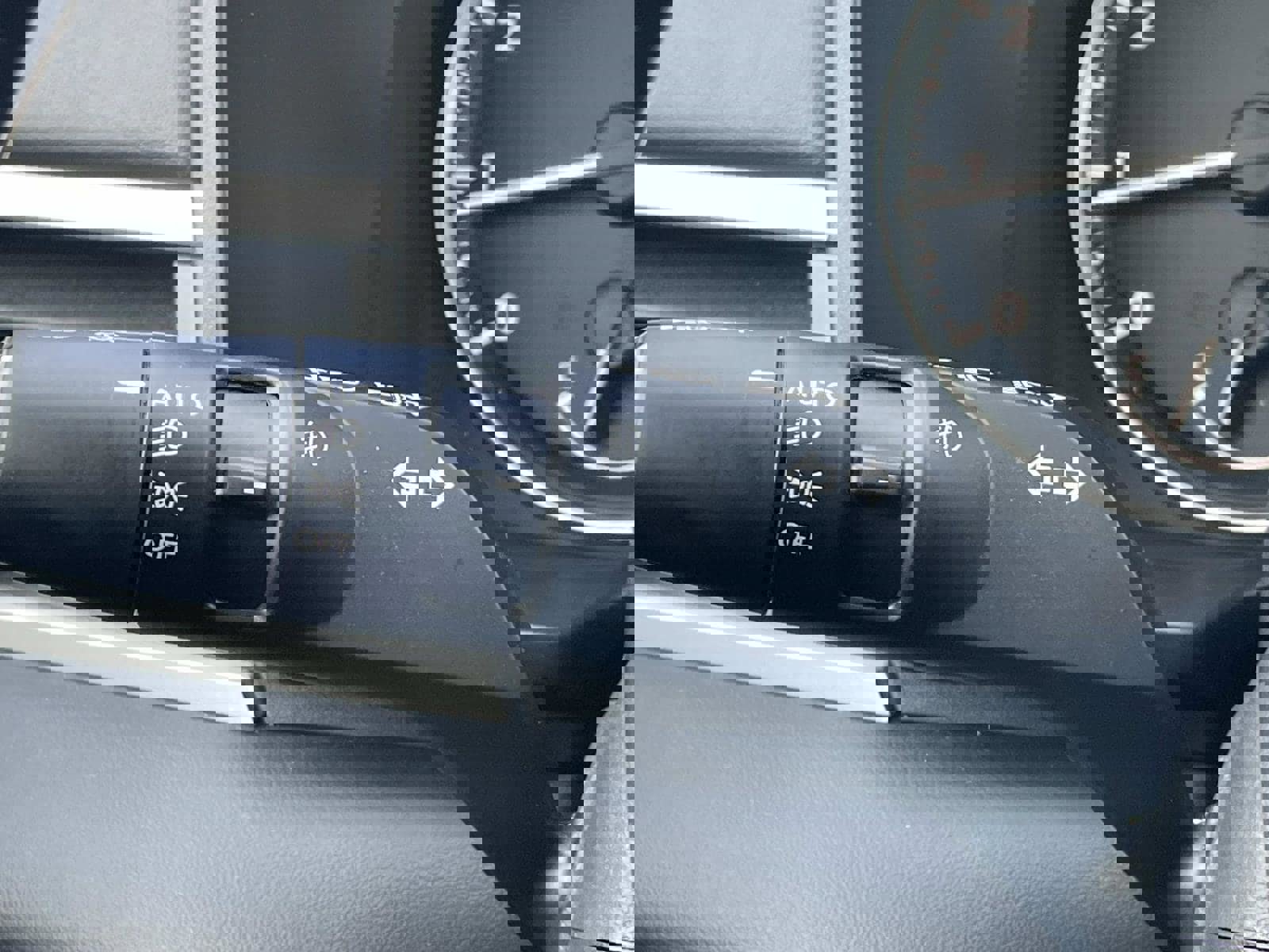 Used 2025 Mitsubishi Outlander SE FWD image 24