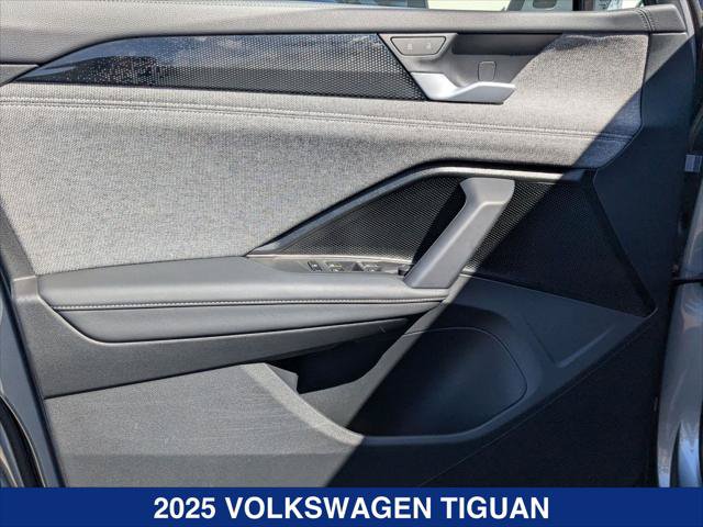 Certified 2025 Volkswagen Tiguan S AWD/4WD image 10