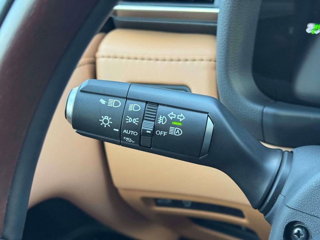 Used 2025 Lexus LX 600 4WD w/ Accessory Package (2T) image 22