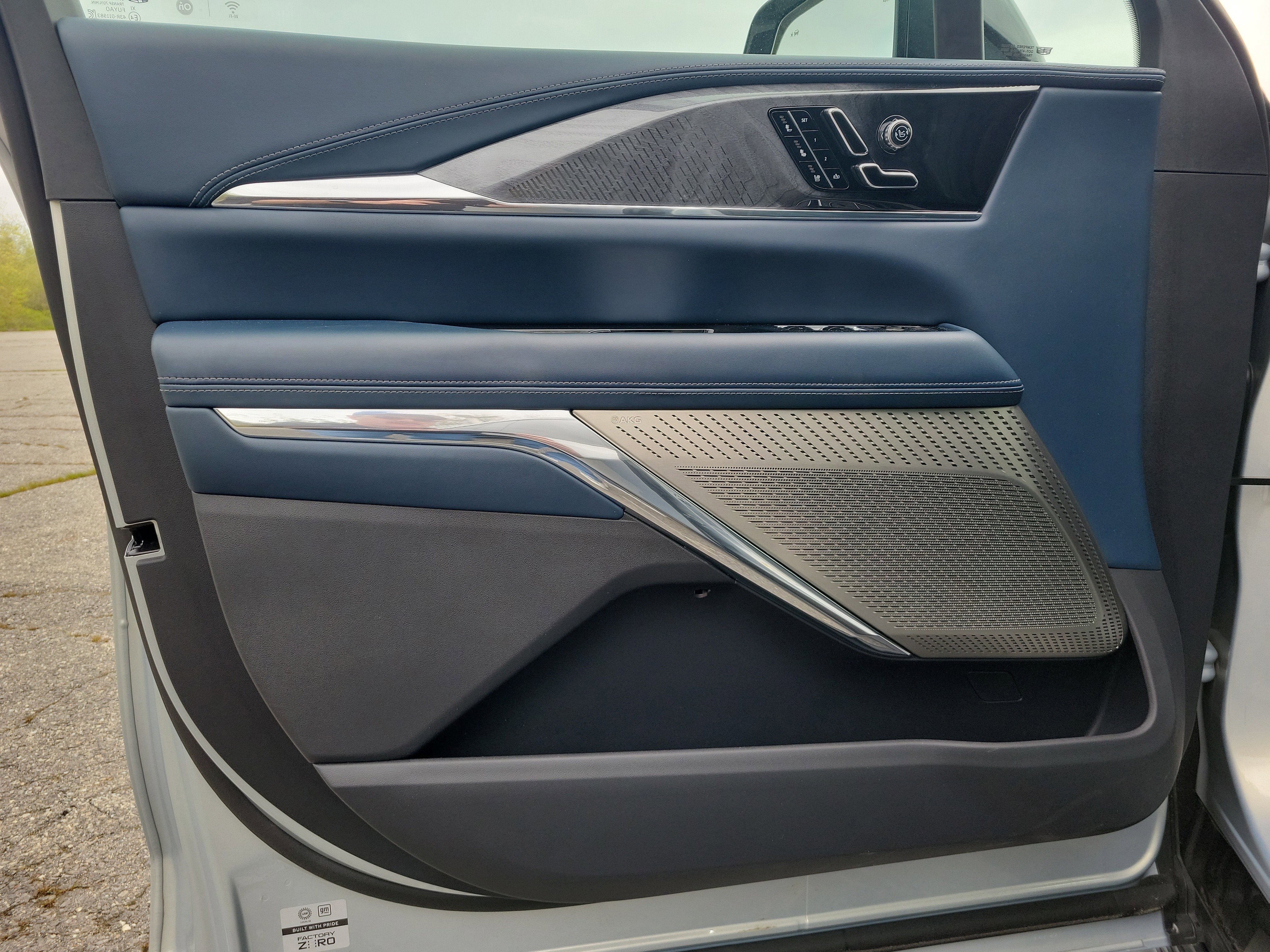 New 2025 Cadillac Escalade IQ Luxury 2 AWD/4WD image 17