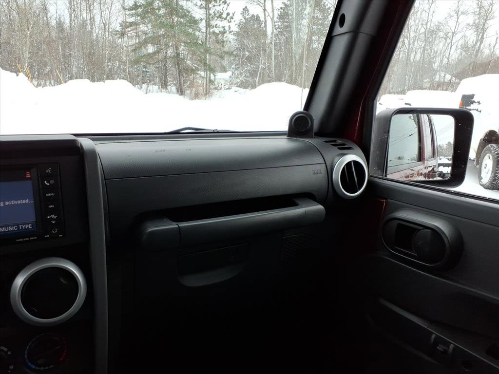 Used 2008 Jeep Wrangler Unlimited Sahara w/ Dual Top Group image 18