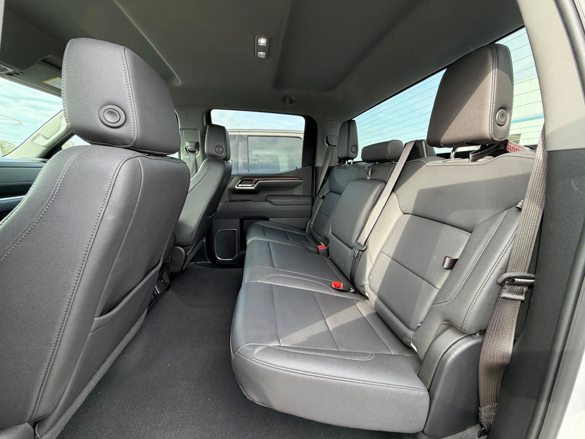Used 2025 GMC Sierra 1500 Elevation AWD/4WD image 9