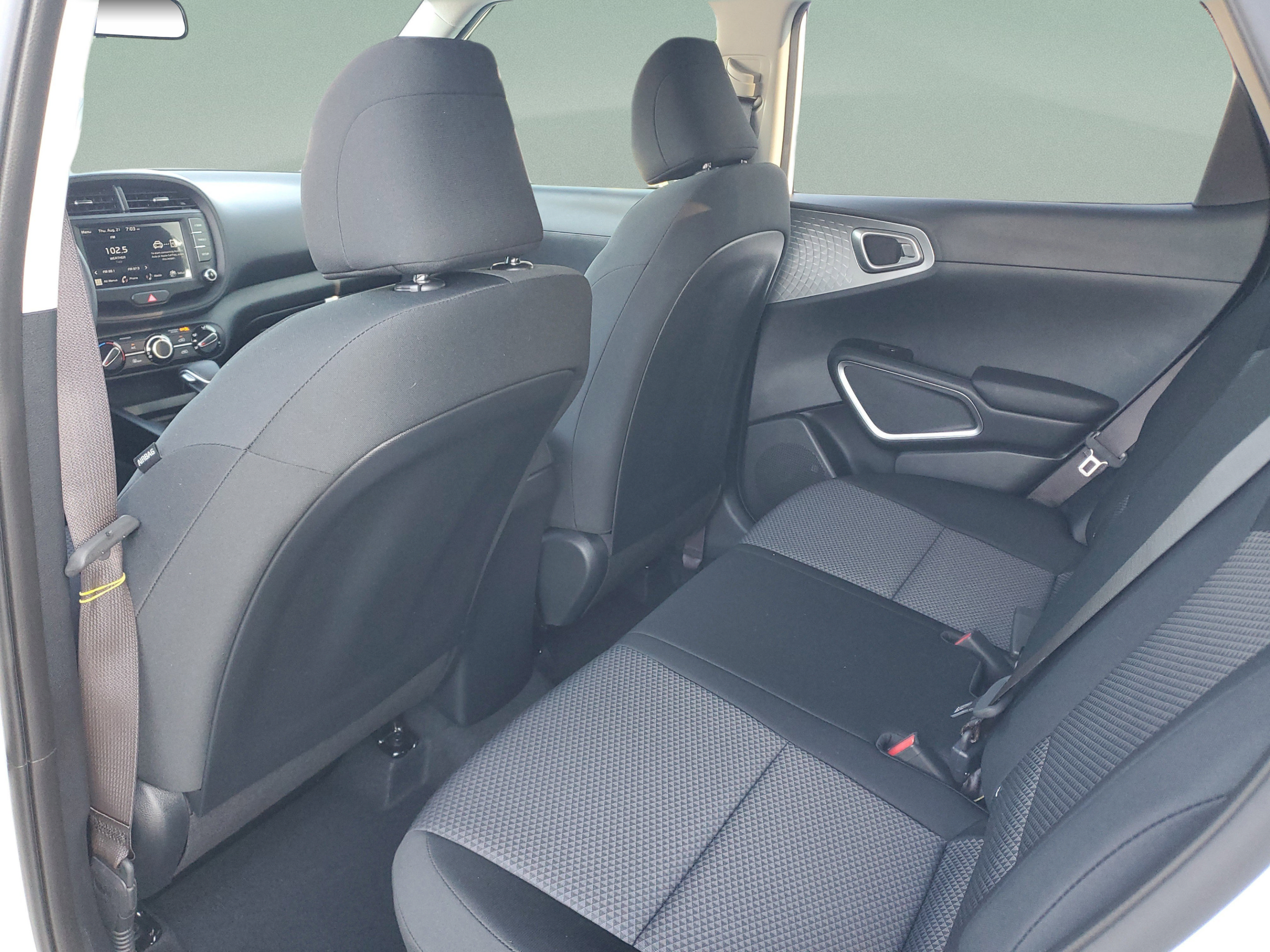 Used 2025 Kia Soul LX FWD image 17