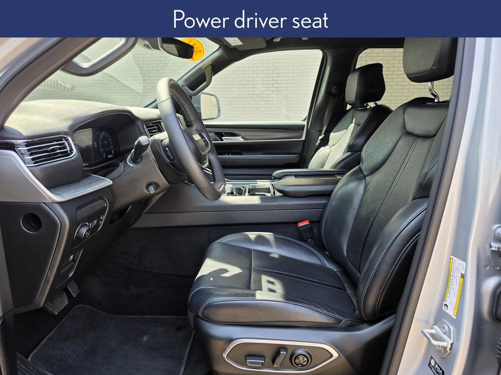 Used 2024 Jeep Wagoneer L Series II image 7