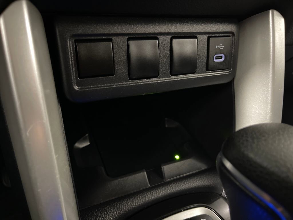 Used 2025 Toyota Corolla Cross LE image 30