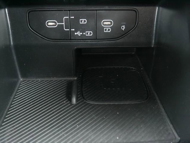 Used 2025 Kia Sorento SX image 30