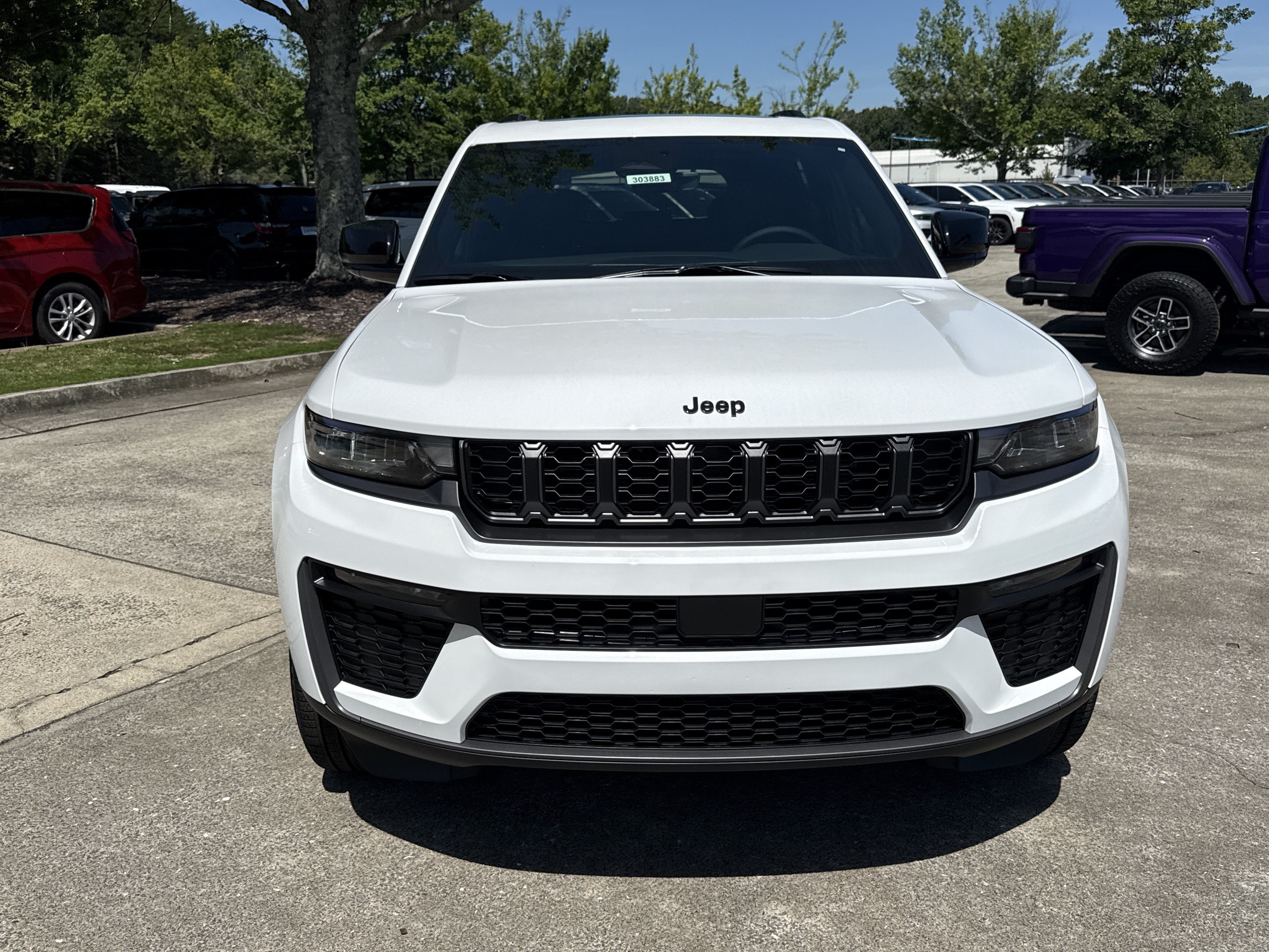 New 2026 Jeep Grand Cherokee Limited w/ Limited Altitude Package AWD/4WD image 2