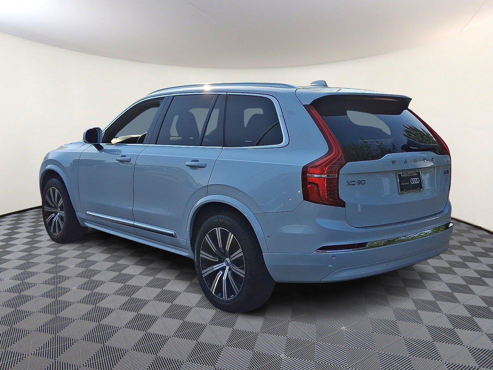 Used 2025 Volvo XC90 B5 Plus w/ Protection Package Premier AWD/4WD image 4