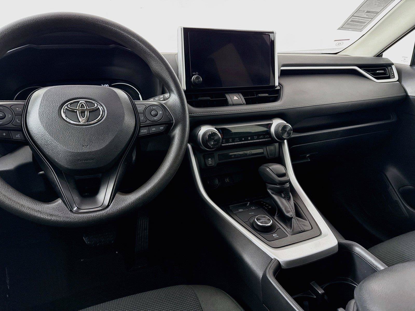 Certified 2025 Toyota RAV4 LE AWD/4WD image 29