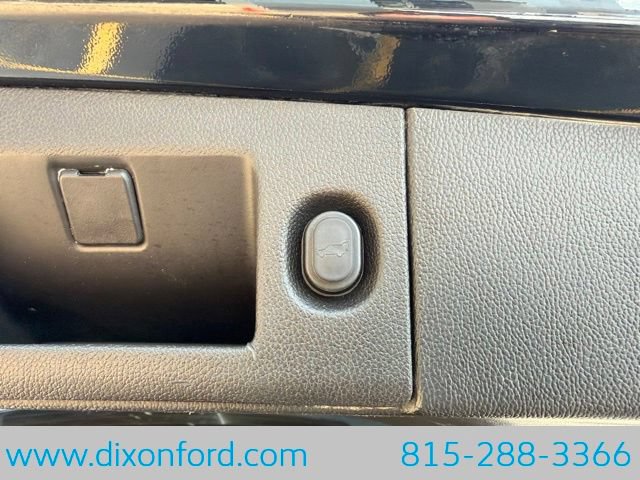 Used 2017 Chevrolet Suburban Premier AWD/4WD image 30