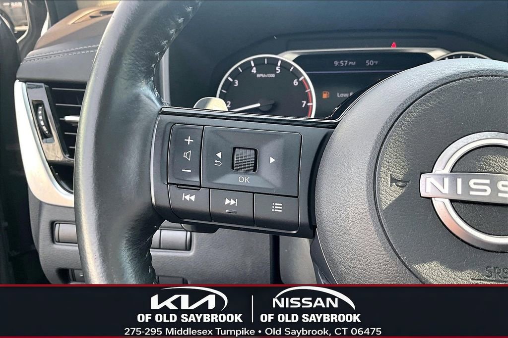 Used 2023 Nissan Rogue SL image 11