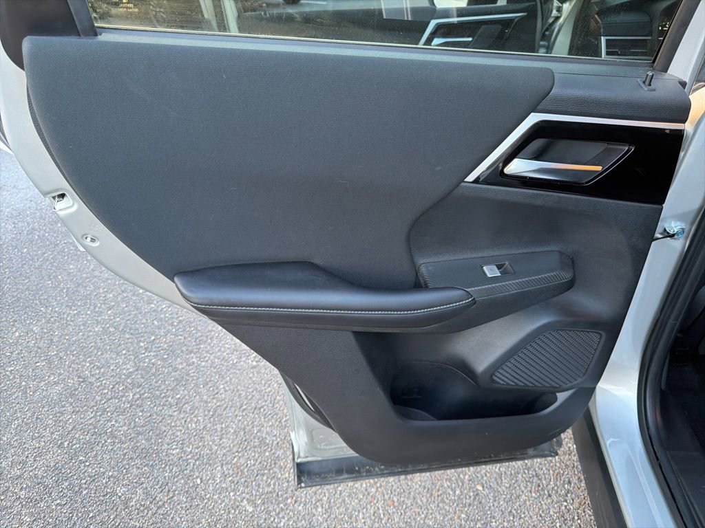 Used 2022 Mitsubishi Outlander ES image 16