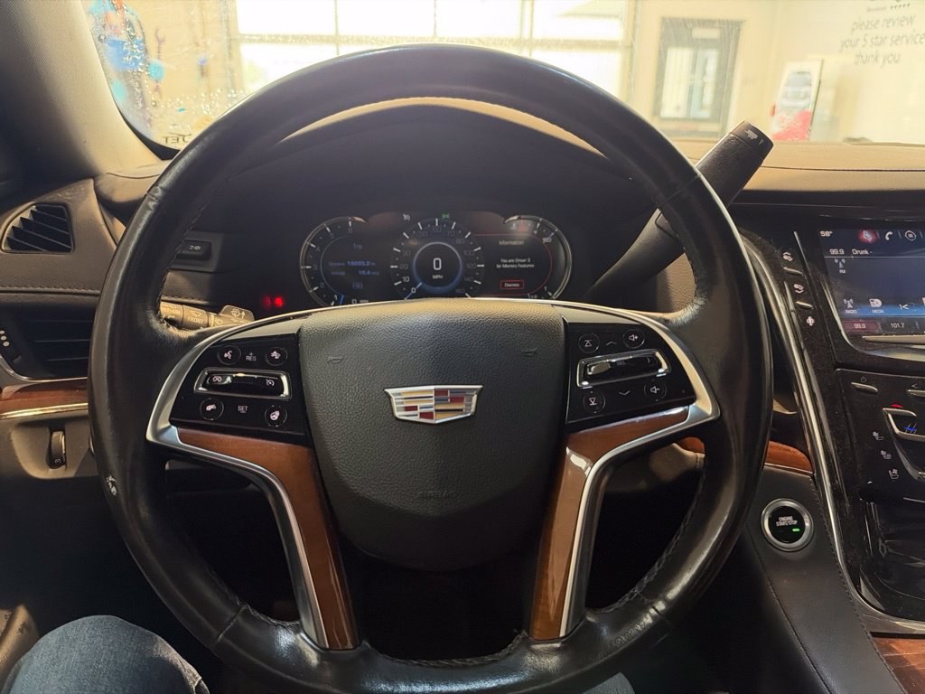 Used 2016 Cadillac Escalade Luxury AWD/4WD image 22