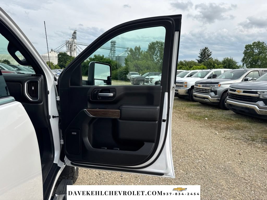 Used 2022 Chevrolet Silverado 3500 High Country w/ Z71 Off-Road Package AWD/4WD image 48