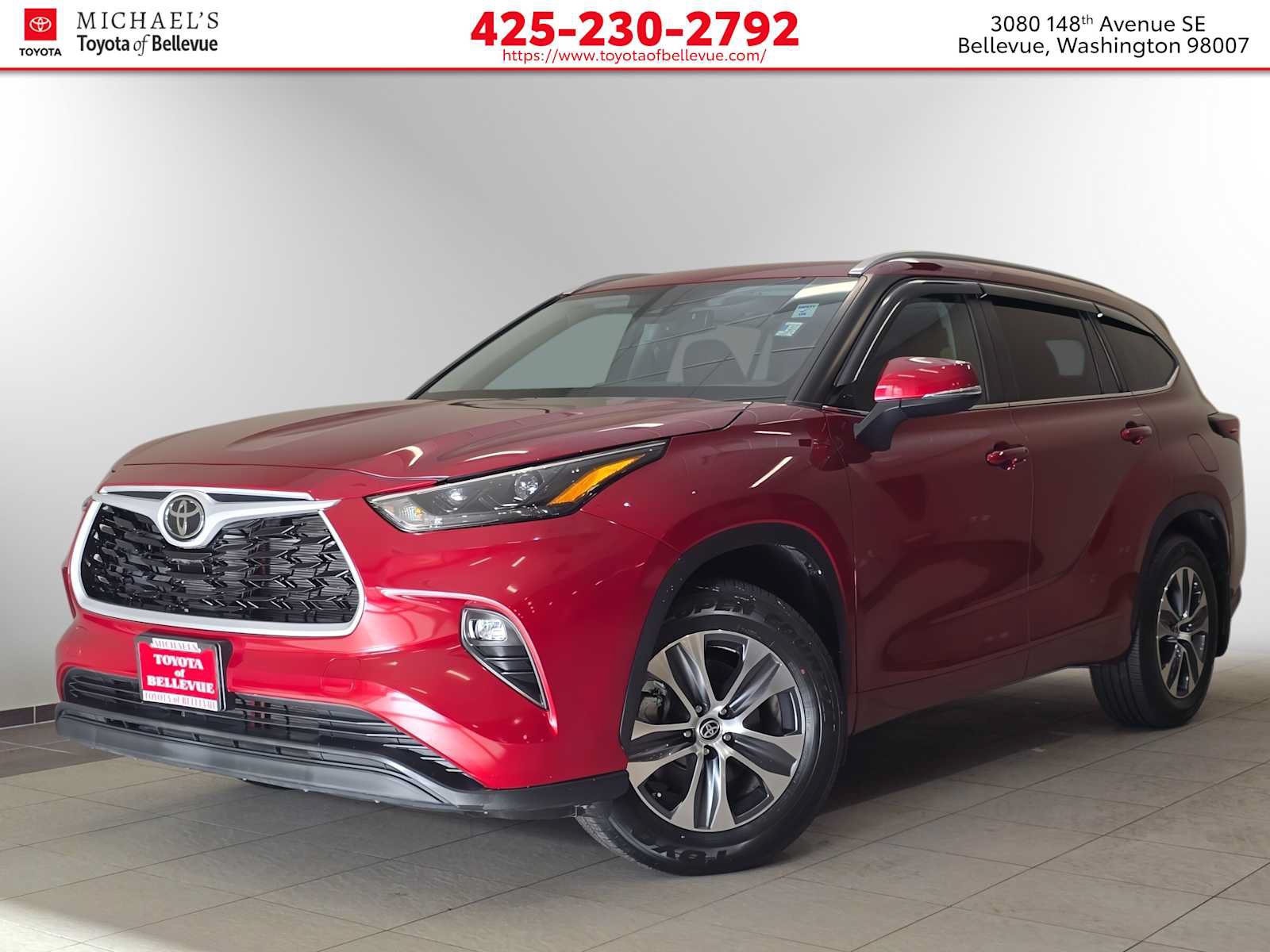 Certified 2024 Toyota Highlander XLE AWD/4WD image 1