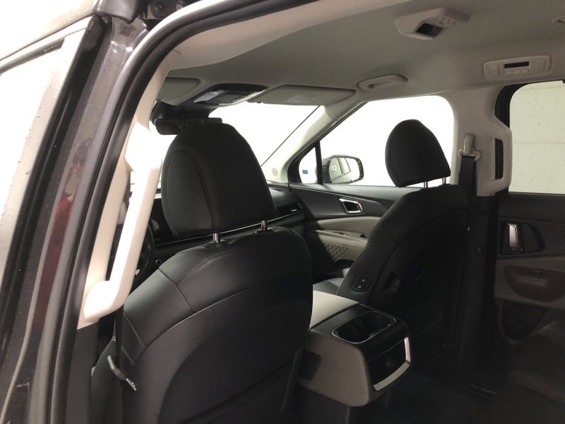 New 2026 Kia Carnival EX image 19