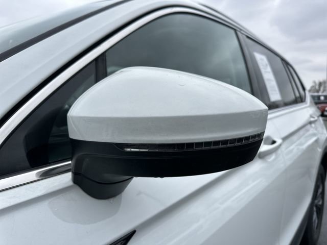 Certified 2022 Volkswagen Tiguan SE image 9
