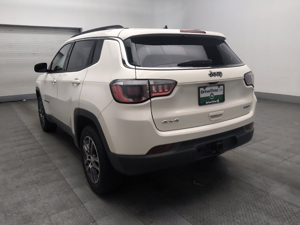 Used 2017 Jeep Compass Latitude w/ Cold Weather Group AWD/4WD image 5