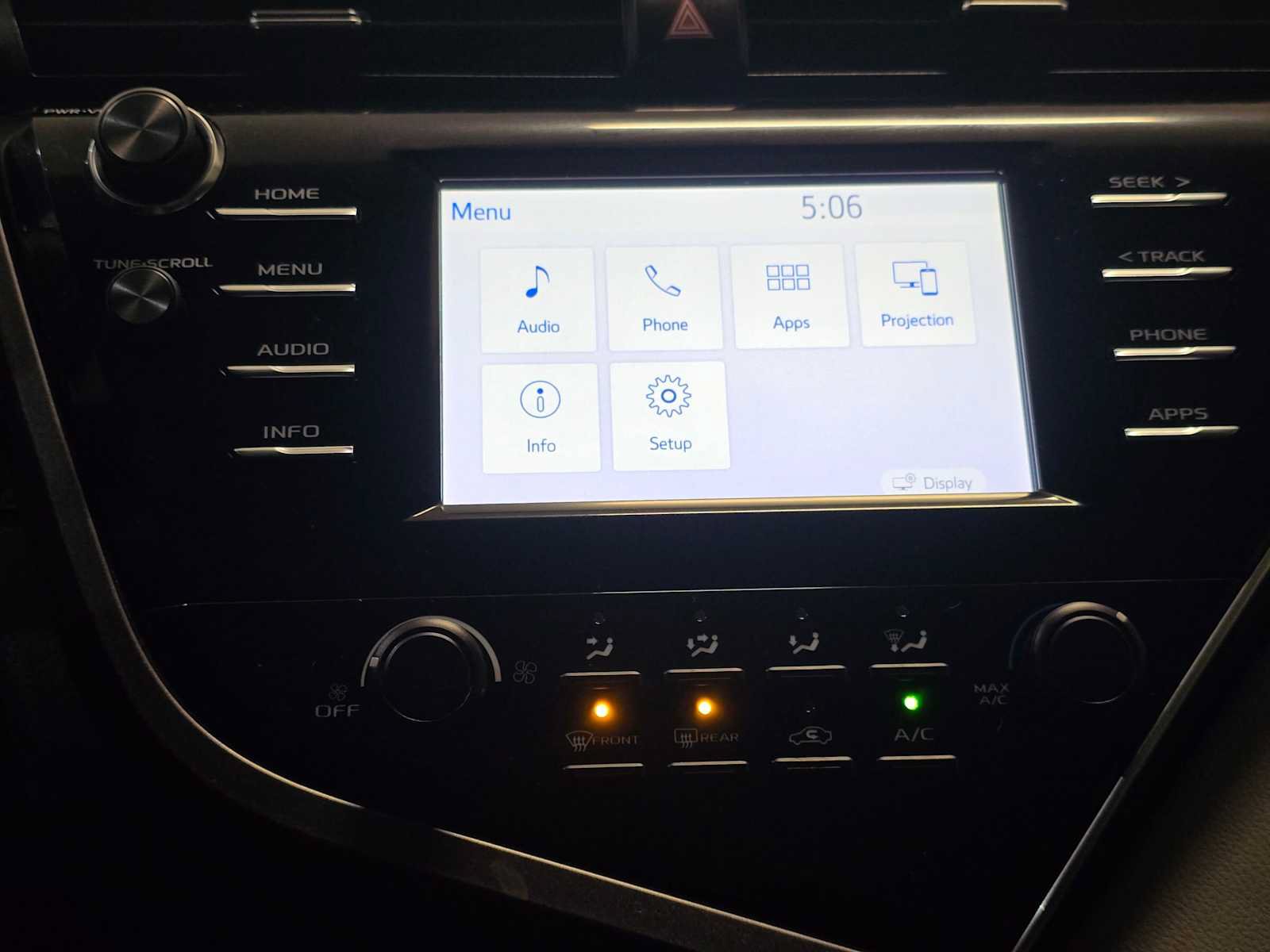 Used 2018 Toyota Camry LE FWD image 14