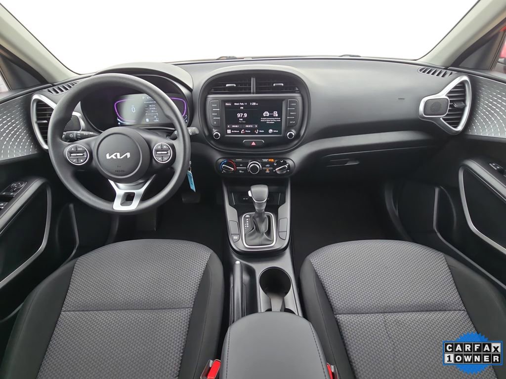 Used 2025 Kia Soul LX w/ LX Technology Package image 9